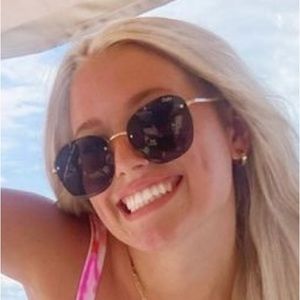 Meet your Posher, Victoria